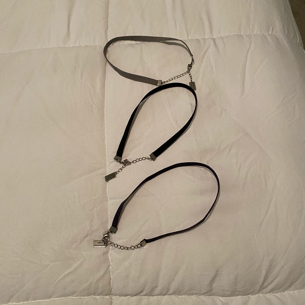 Women’s choker necklaces